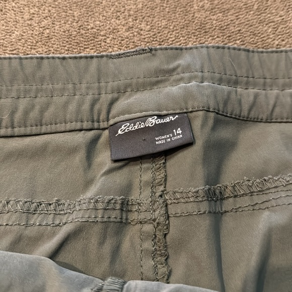 Eddie Bauer Green Nylon Hiking Cropped Pants Women’s Size 14 (TD) - Picture 5 of 7